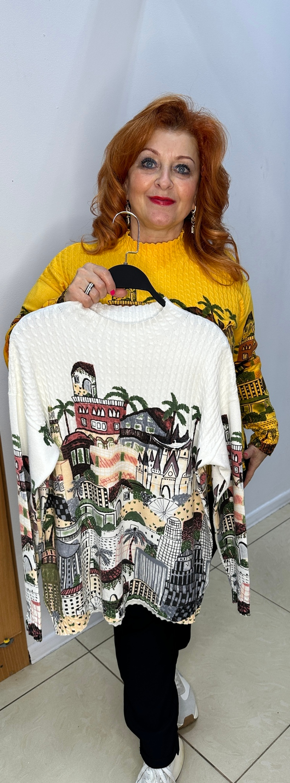 Цветной джемпер с закрытым горлом и мелкой "косичкой"