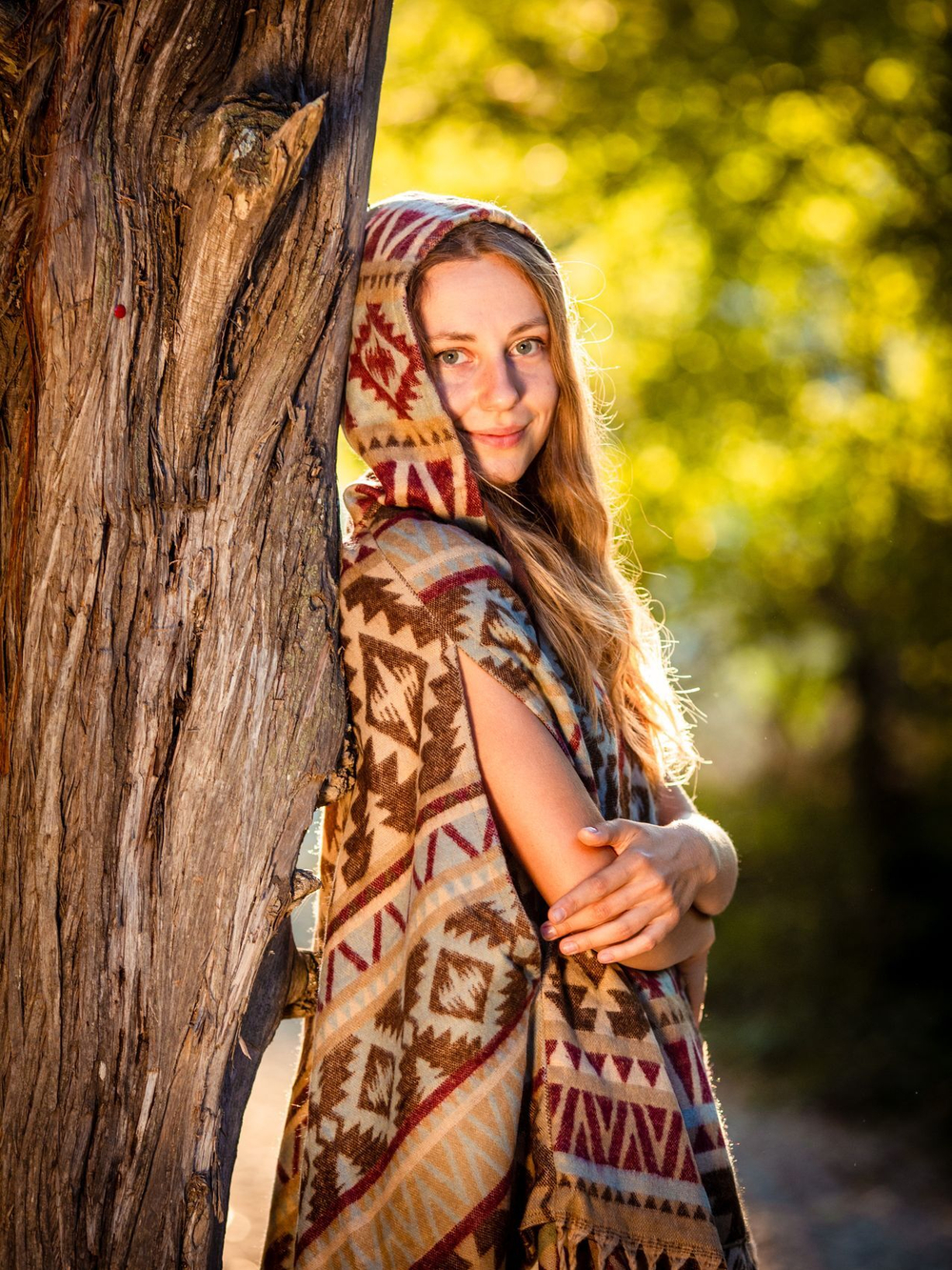 Пончо женское шерстяное с орнаментом