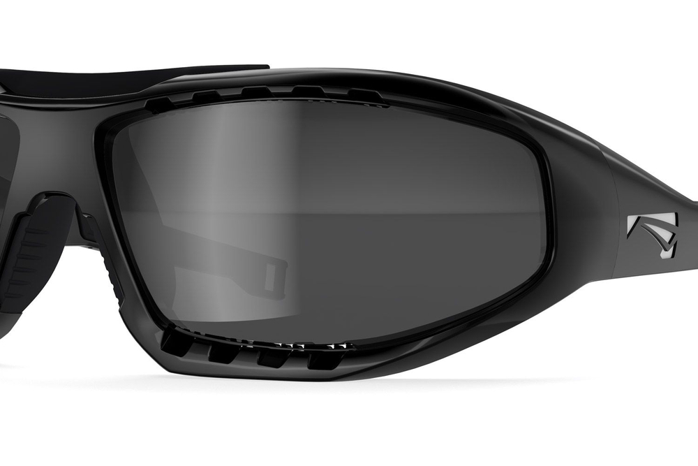 Спортивные очки LiP Surge Aero / Gloss Black - Black / PC Polarized / Levante Series Chroma Smoke
