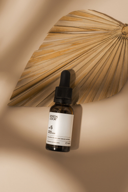Mono-molecula No.5 Smoothes the skin and reduces wrinkles