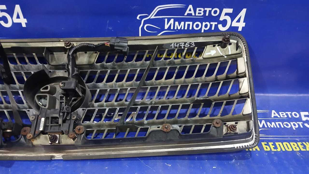 Решетка радиатора TOYOTA PROGRES 2001-2007