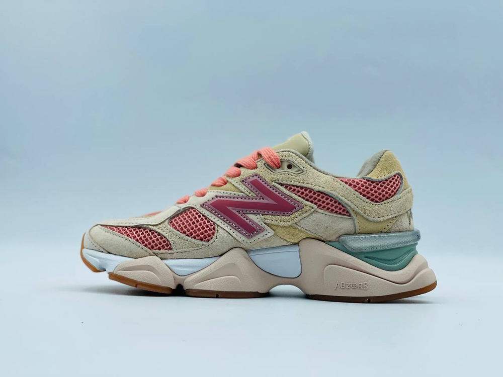 Женские кроссовки NEW BALANCE 9060