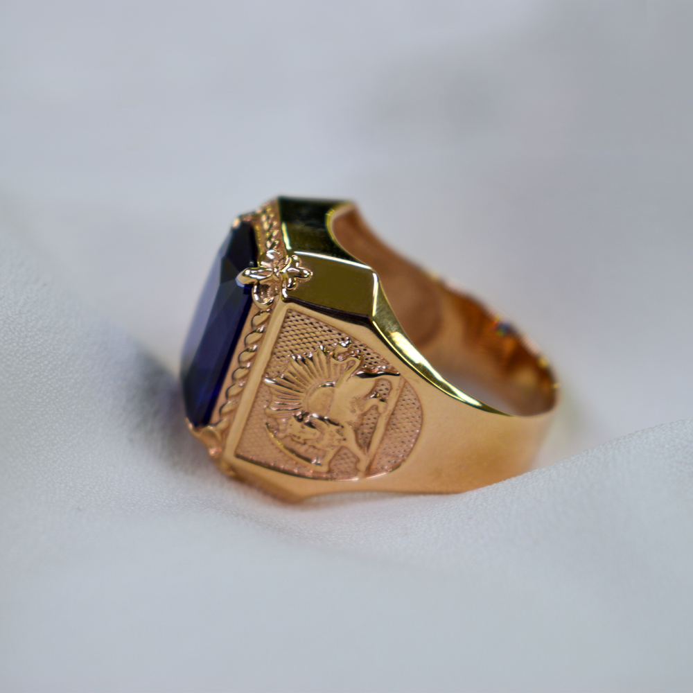 Печатка с крупным камнем