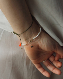 браслет из круглого жемчуга с регулятором длины