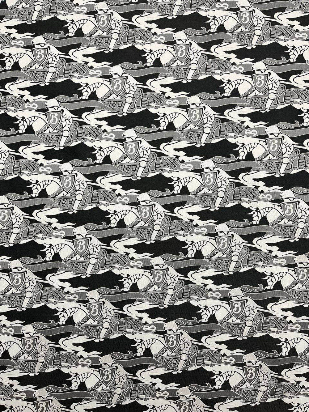 Жаккард шелк с п/э Burberry серый с дизайнерским принтом