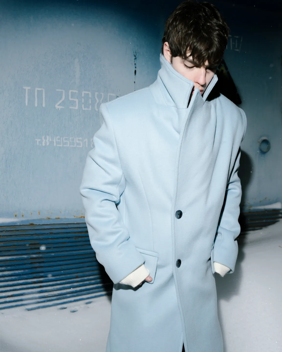 Голубое пальто 