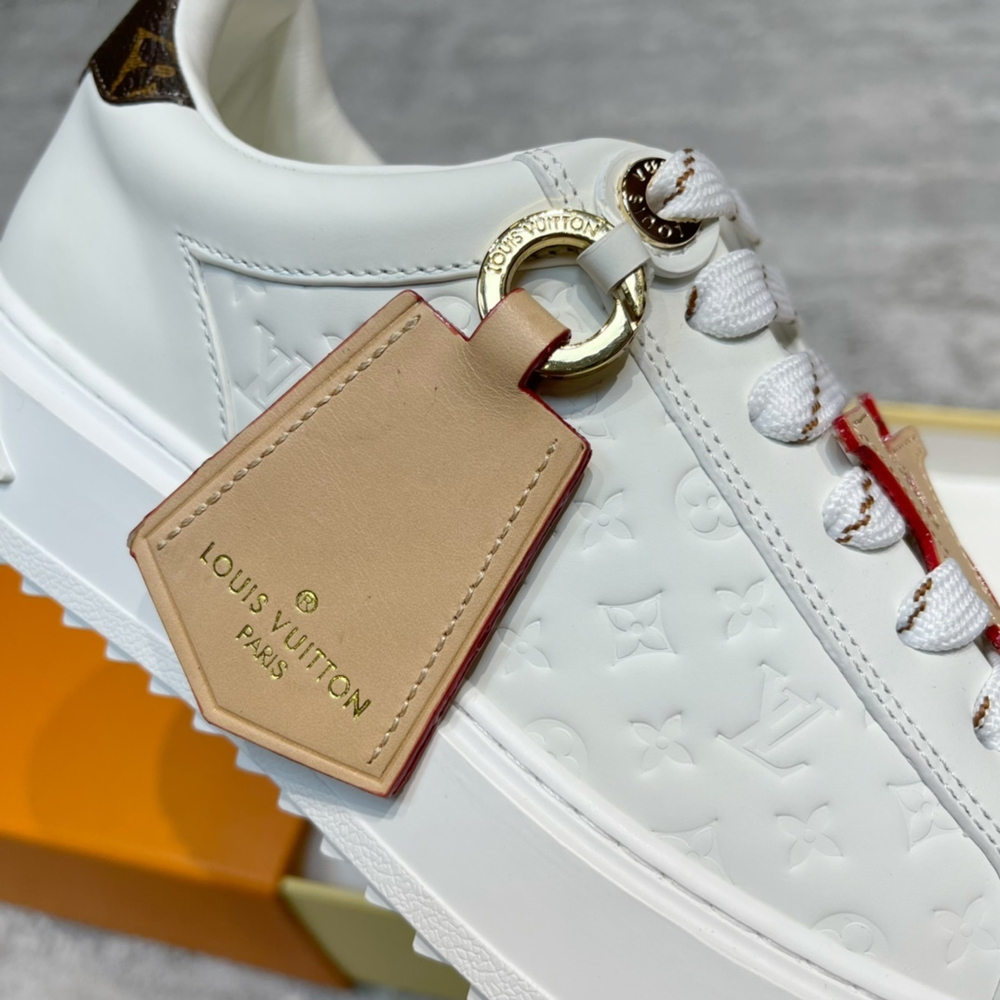 Louis Vuitton Time Out