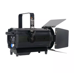 LED Fresnel Spotlight with Auto Zoom — Fresnel прожектор 350 Вт RGBW с авто-зумом 15–50°