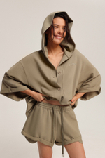 Шорты с отворотами