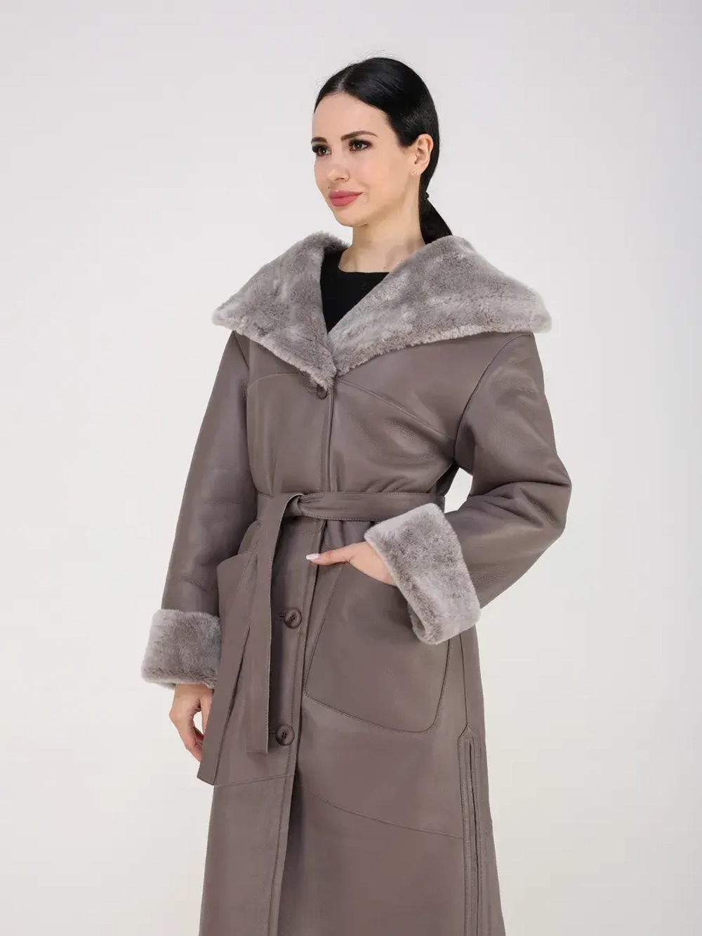 Дубленка зимняя натуральная с капюшоном длинная