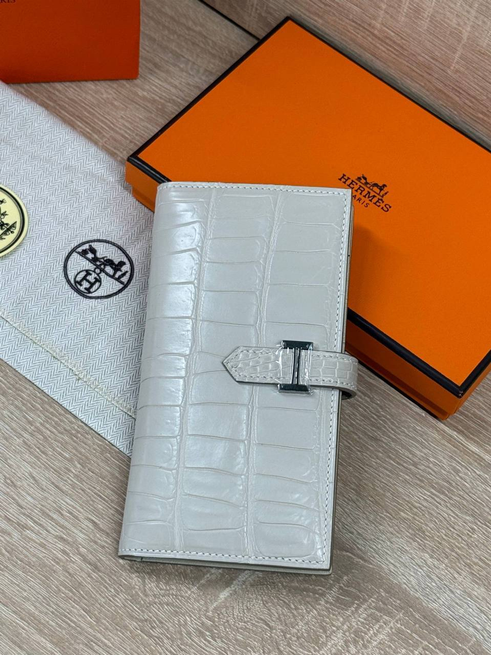 Кошелек Hermes из кожи крокодила