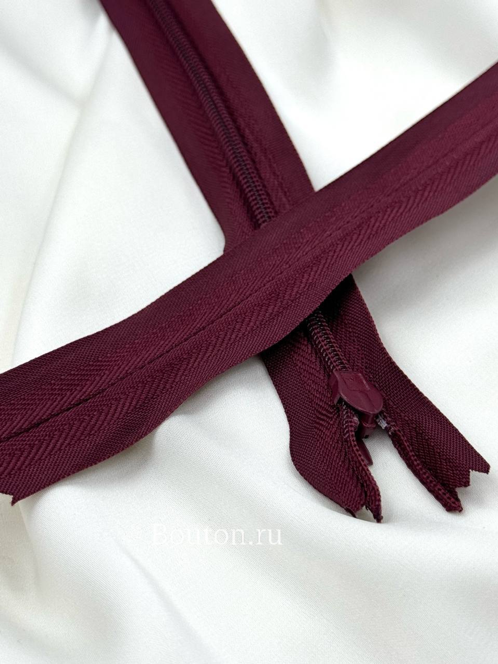 Молния потайная бордовая