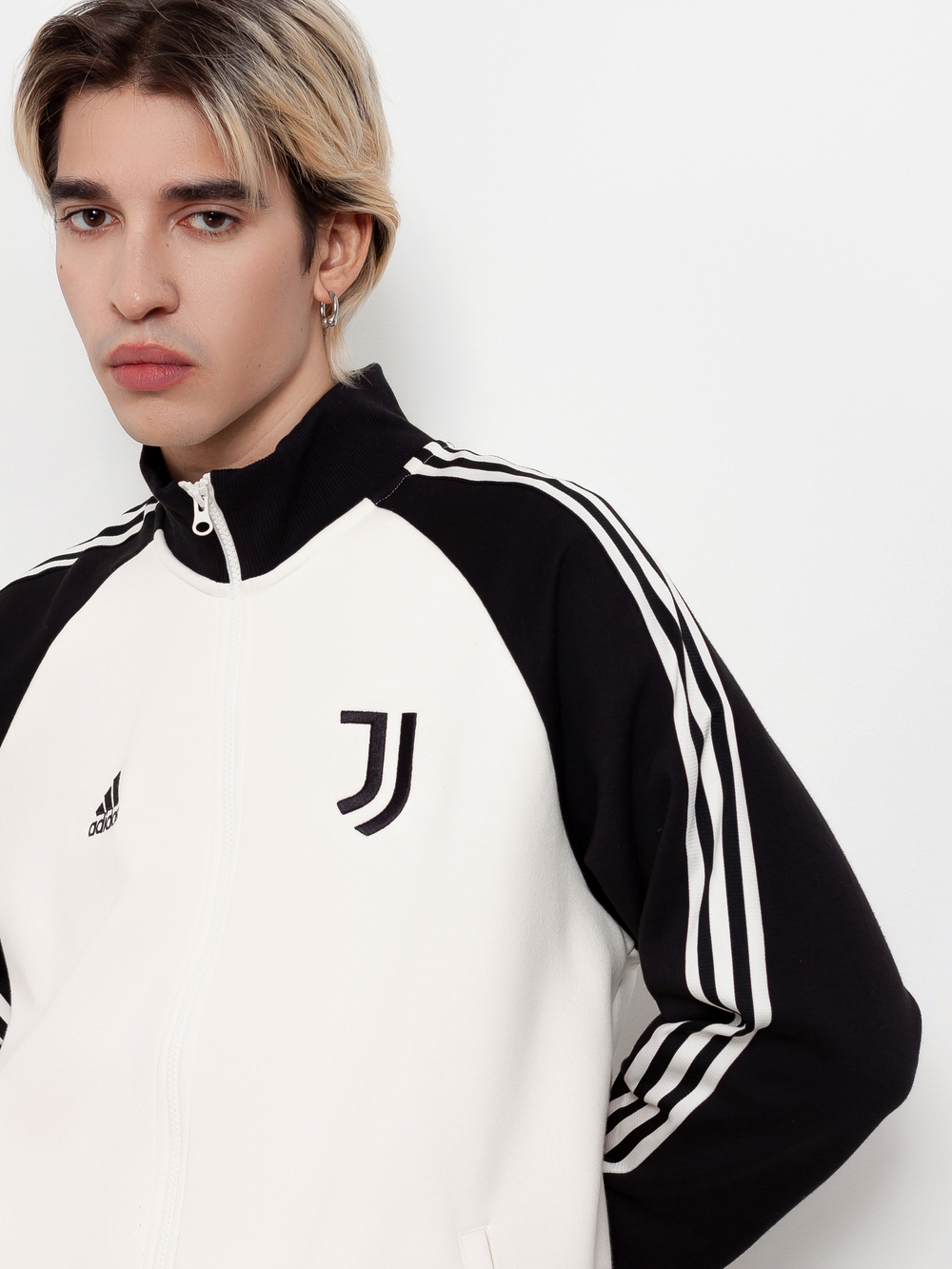 Олимпийка Adidas Juventus Tiro 21 H67146