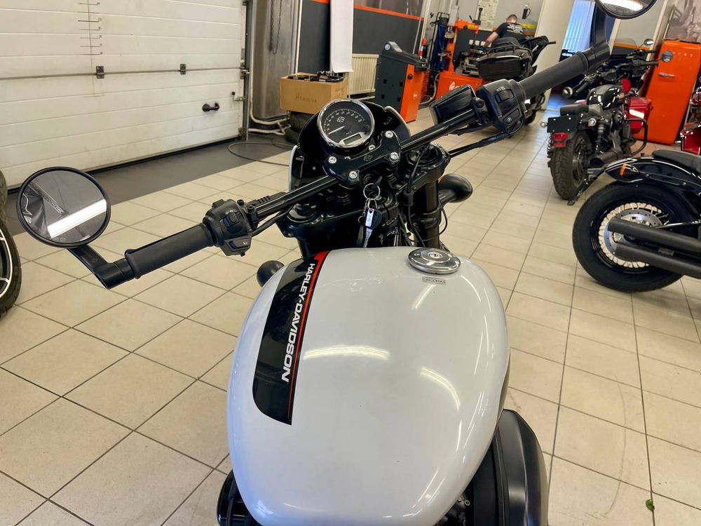 Harley-Davidson Street Rod, 2020