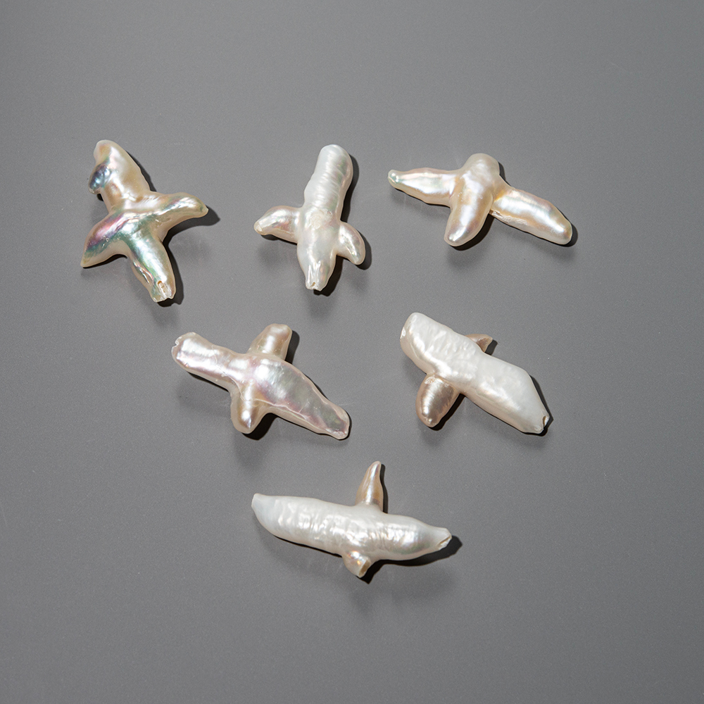 Жемчуг культивированный барочный "Крест", белый, 25-32*20-25мм