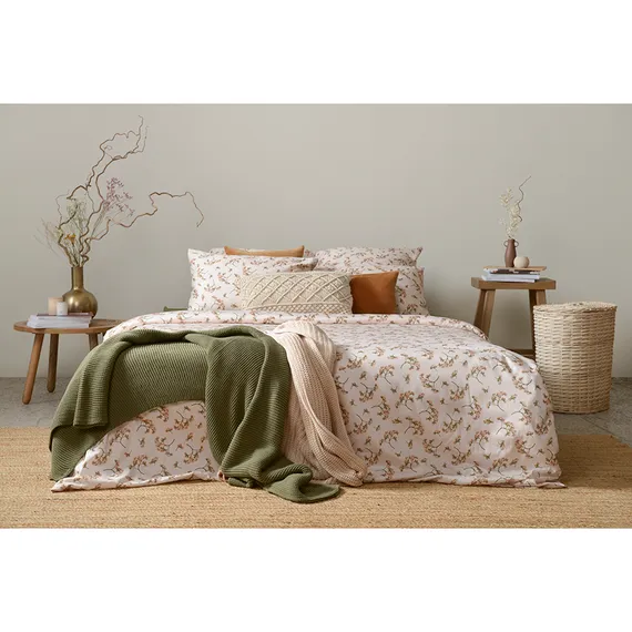 Плед из хлопка жемчужной вязки оливкового цвета Essential, 130х180 см