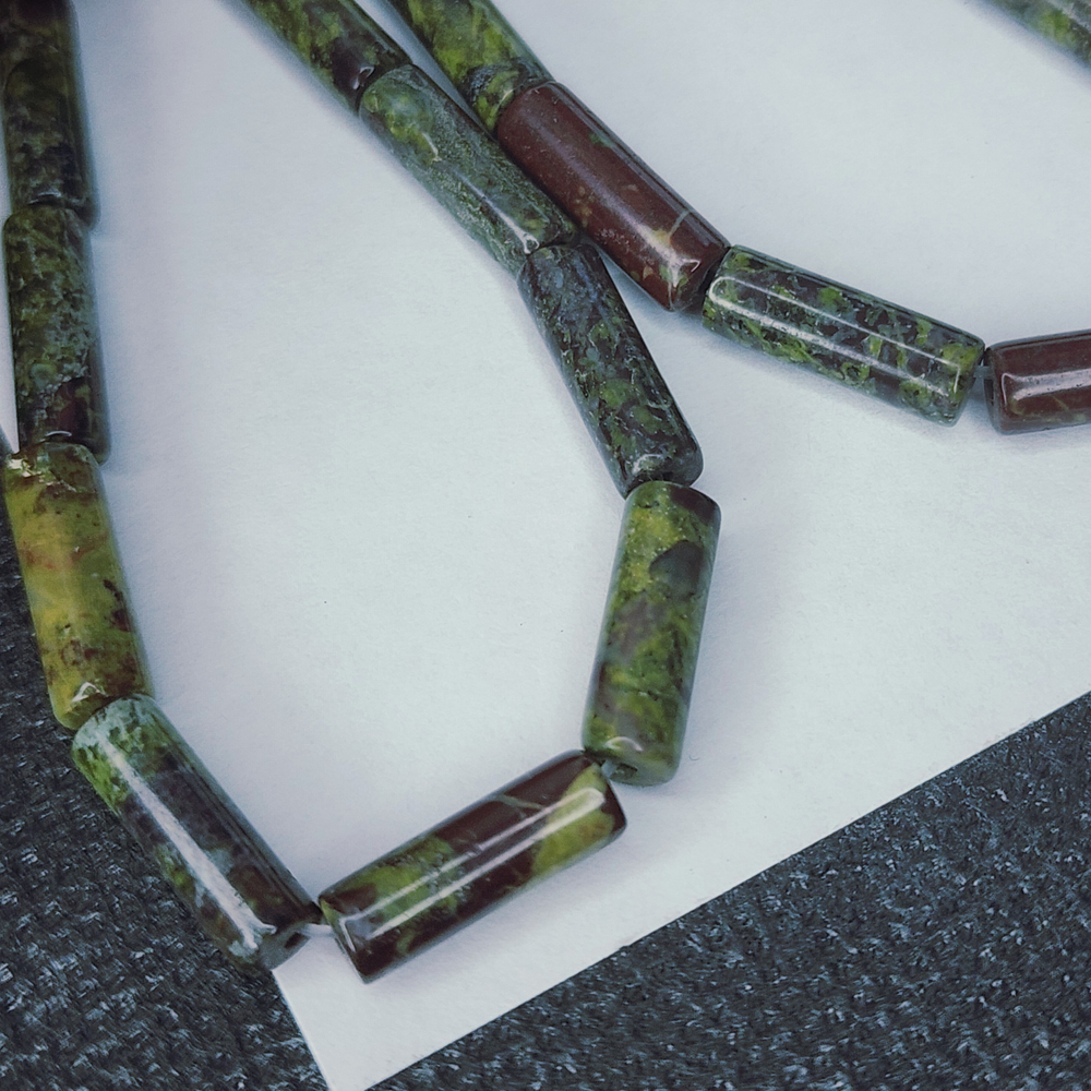 Кровь дракона яшма, императорский камень, трубочка, цилиндр, 13×4мм, штучно