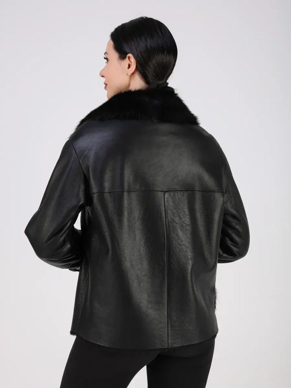 Дубленка зимняя натуральная короткая