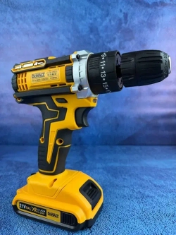 Шуруповерт аккумуляторный Dewalt 21V, 2 АКБ, Дрель-шуруповерт Деволт с набором инструментов