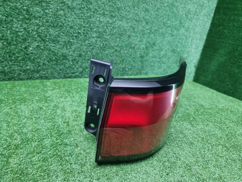 Фонарь правый внешний Toyota Sequoia 3 (2022-н.в.)