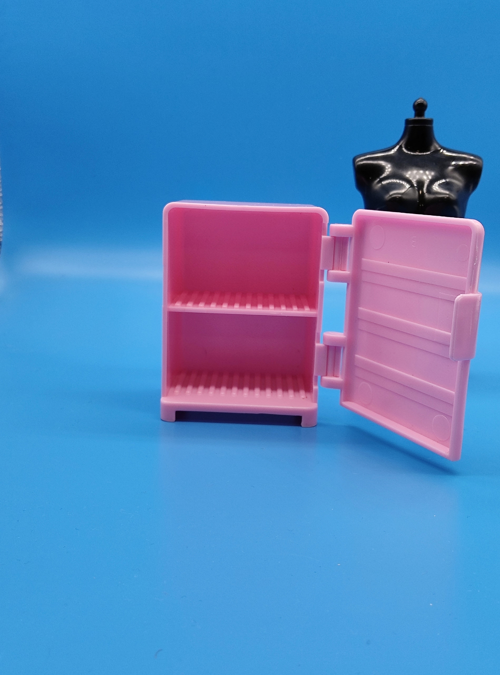 Мебель для кукол Барби винтаж 021210