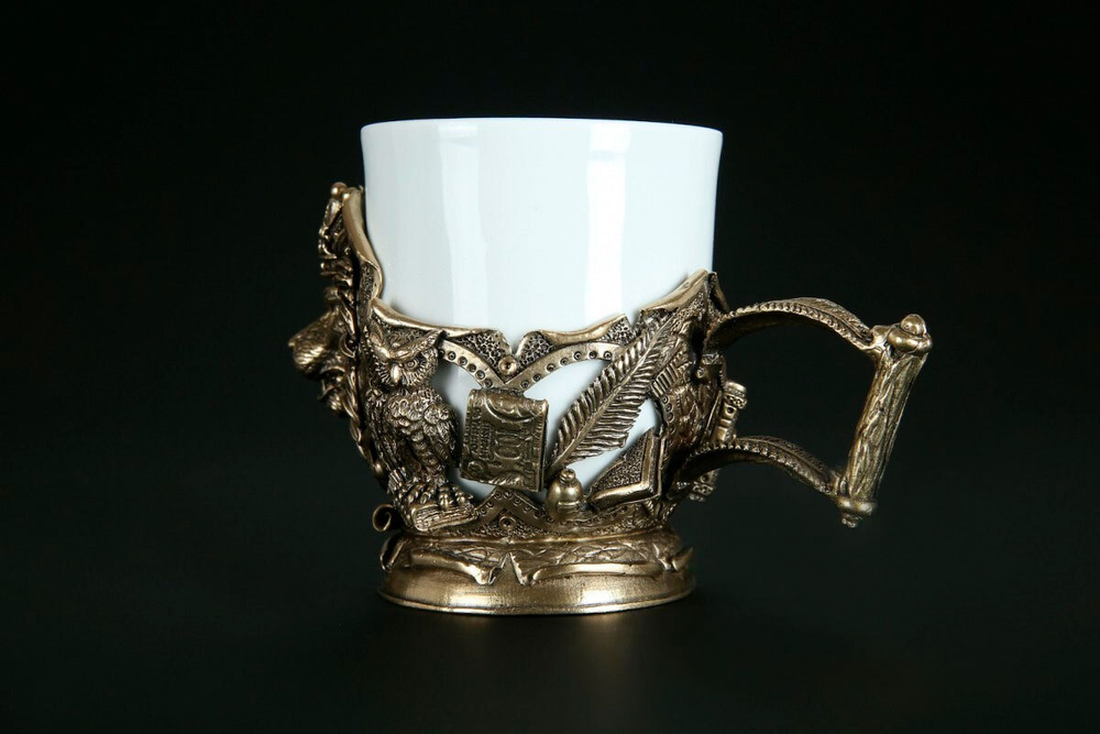 Чашка для кофе "Мудрому руководителю" в подарочном кейсе с художественным оформлением