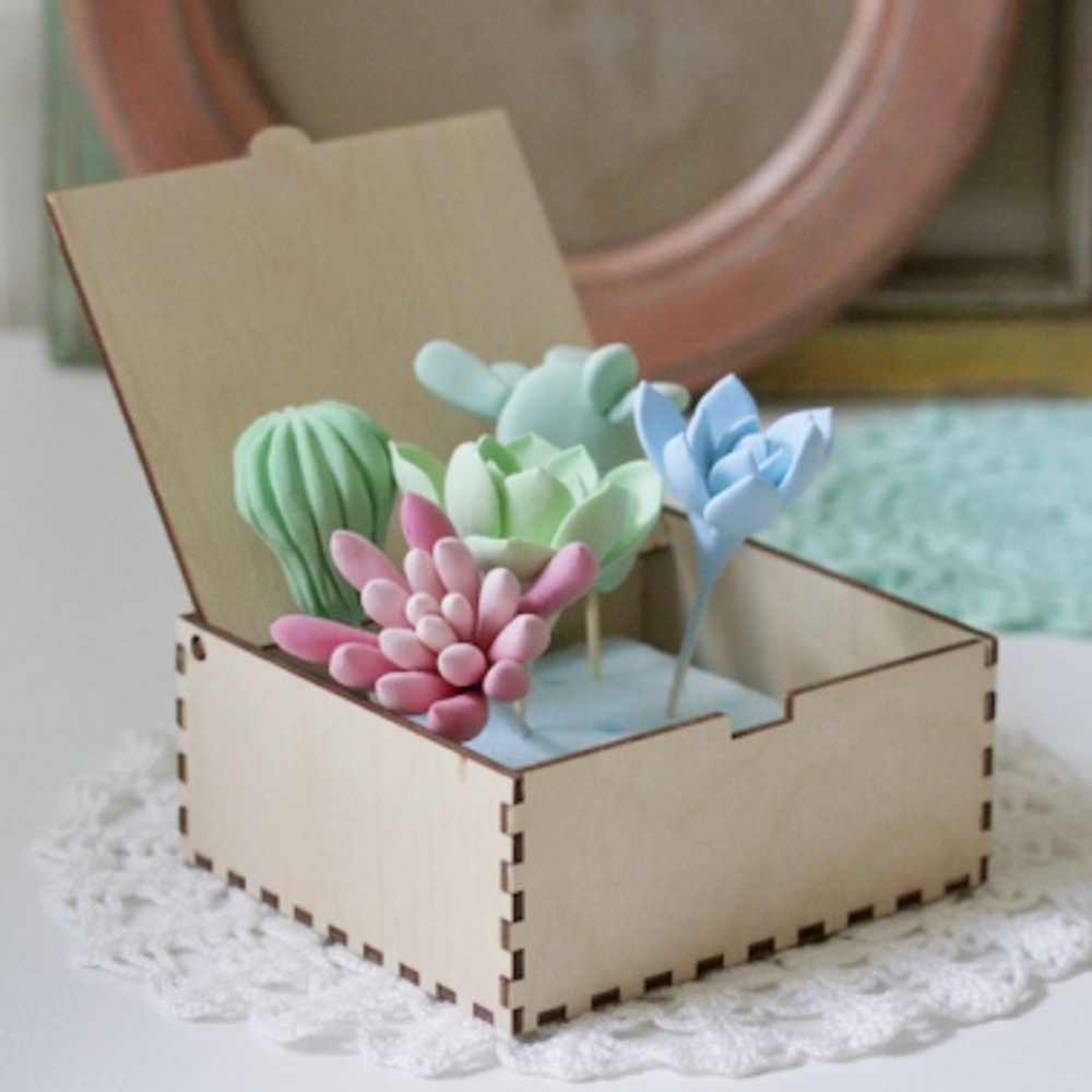 Коробочка с крышкой из фанеры (10*10 см)