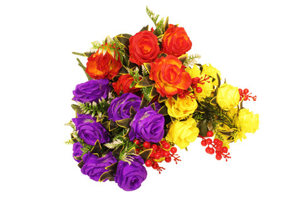 Букет роз с ягодкой