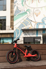 Беговел Micro Deluxe красный (V2) со стикерами Монстрики 15 шт