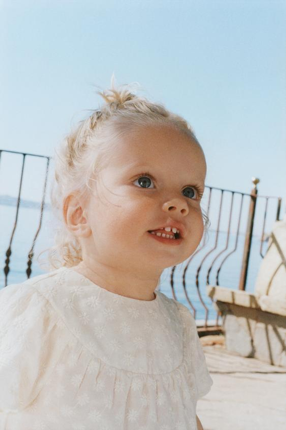 ZARA БЛУЗА С ЦВЕТОЧНОЙ ВЫШИВКОЙ, ЭКРЮ