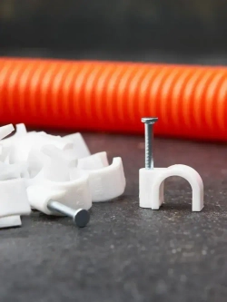 Крепеж для проводов круглый 8 мм 50 шт REXANT