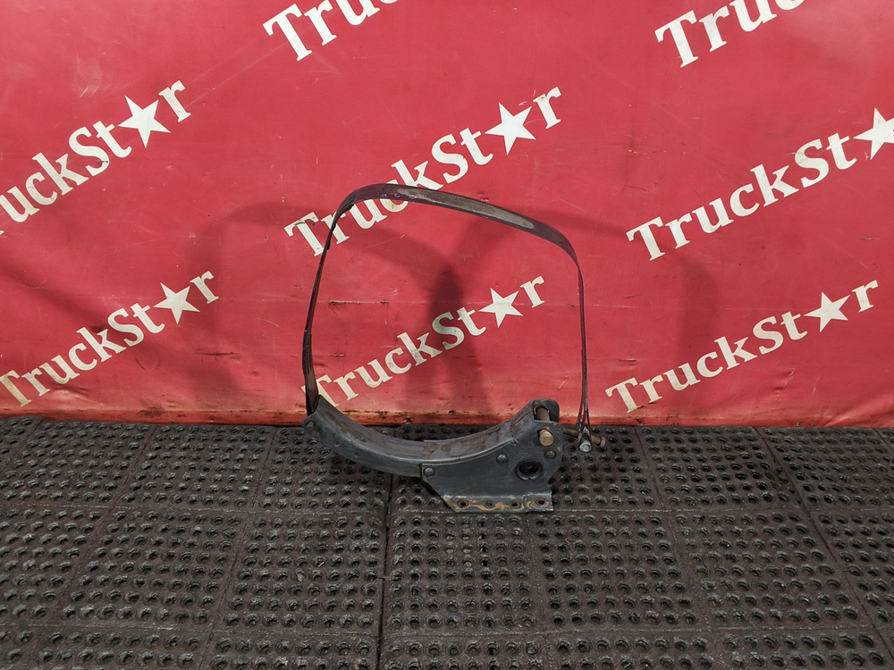 Кронштейн крепления топливного бака