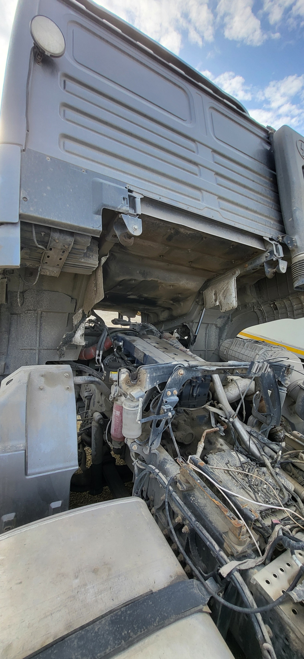 Shacman (Shaanxi) SX* 4x2 Седельный тягач SX418853381 (Дизельный, 12,5 л, 544 л.с., АТ)