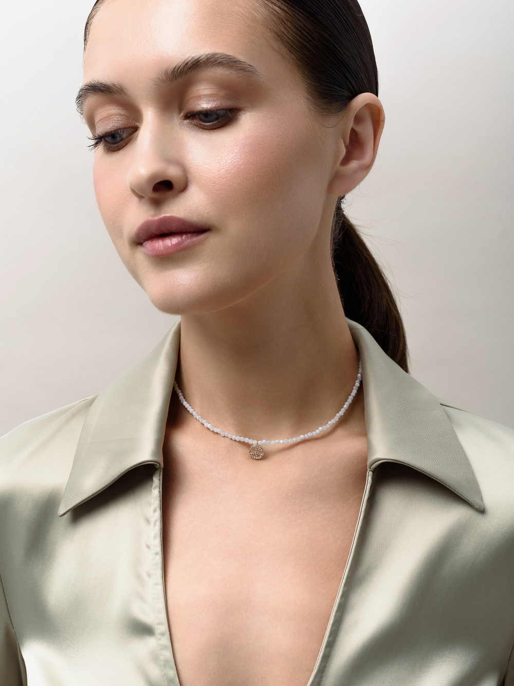 Чокер "Peace" из лунного камня Gold