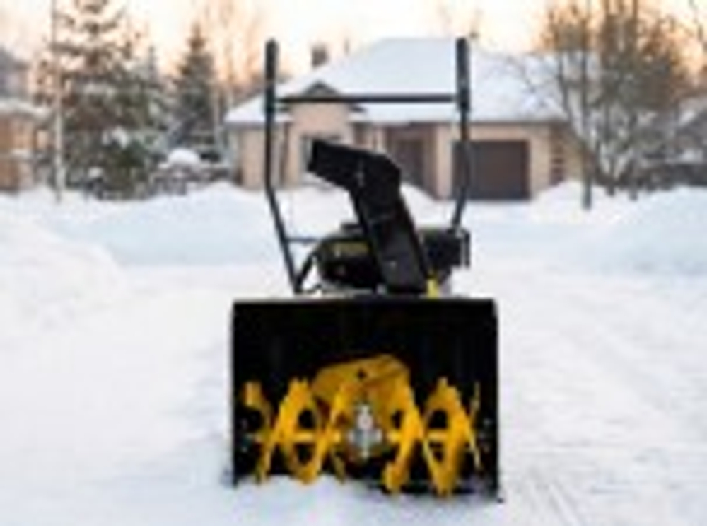 Снегоуборщик бензиновый CHAMPION ST656