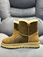 UGG