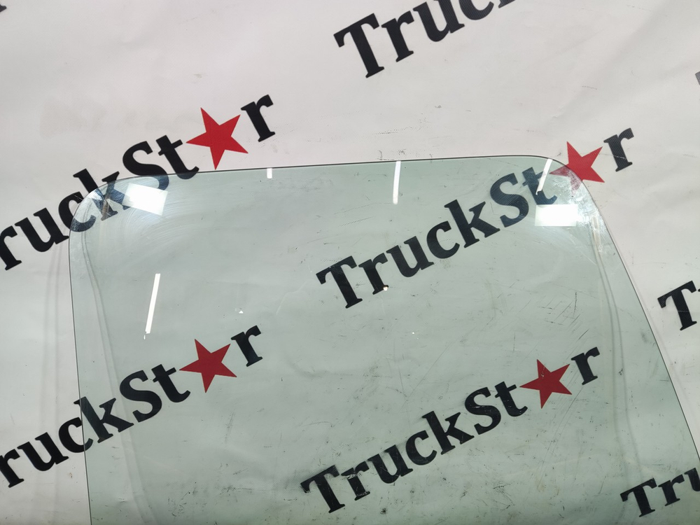 Стекло двери правой 2017г.