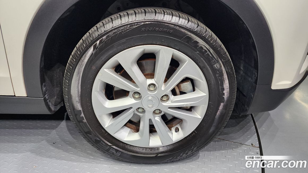 KG Mobility (Ssangyong) Very New Tivoli Дизель 1.6 2WD (03.2020)