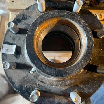 Запчасти Bourgault. Сливное устройство для корпуса, винт с шестигранной головкой и накаткой,болт, комплект звездочка, бронзовая втулка v2 BOURGAULT