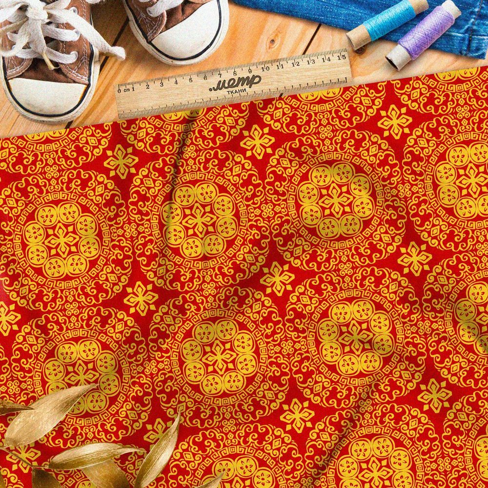 Ткань блэкаут жёлтый резной калейдоскоп на красном фоне