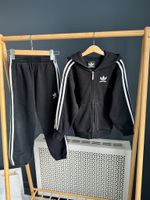 Костюм Balenciaga, 128