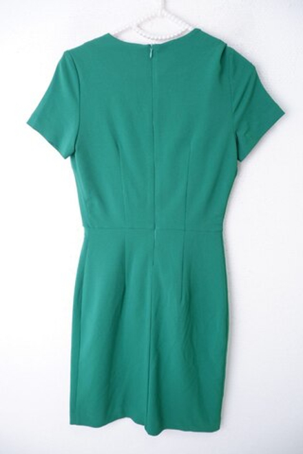 Платье Magda зеленого цвета 42 размер, новое