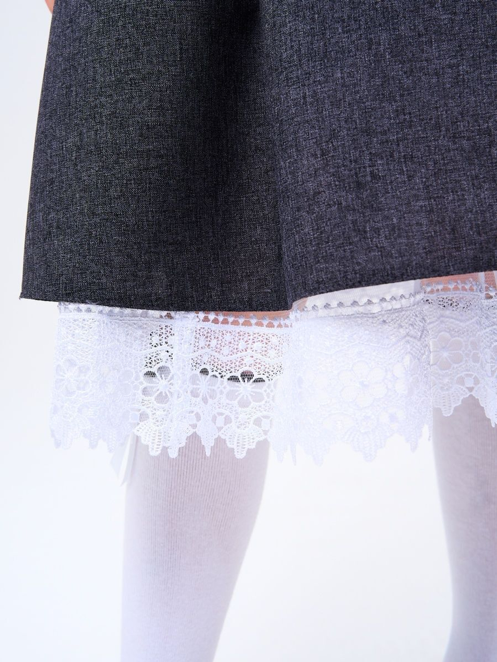 Школьное платье для девочки с кружевом