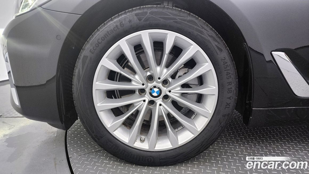 BMW 5 Series (G30) 520i Luxury (07.2023)