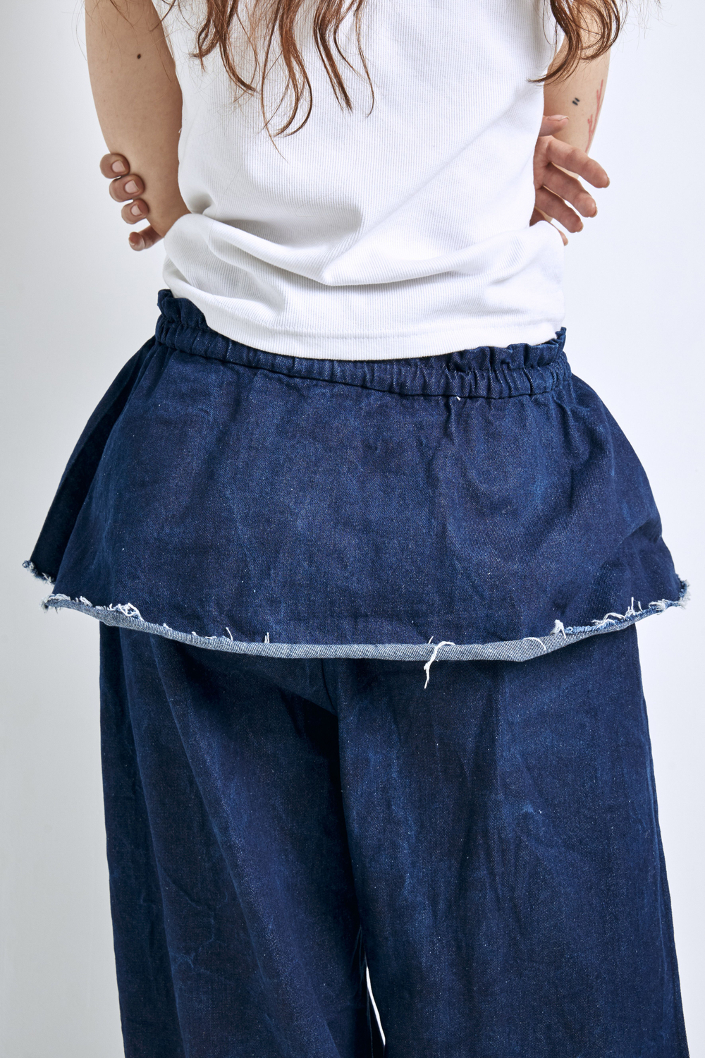 Джинсы с баской SELECT