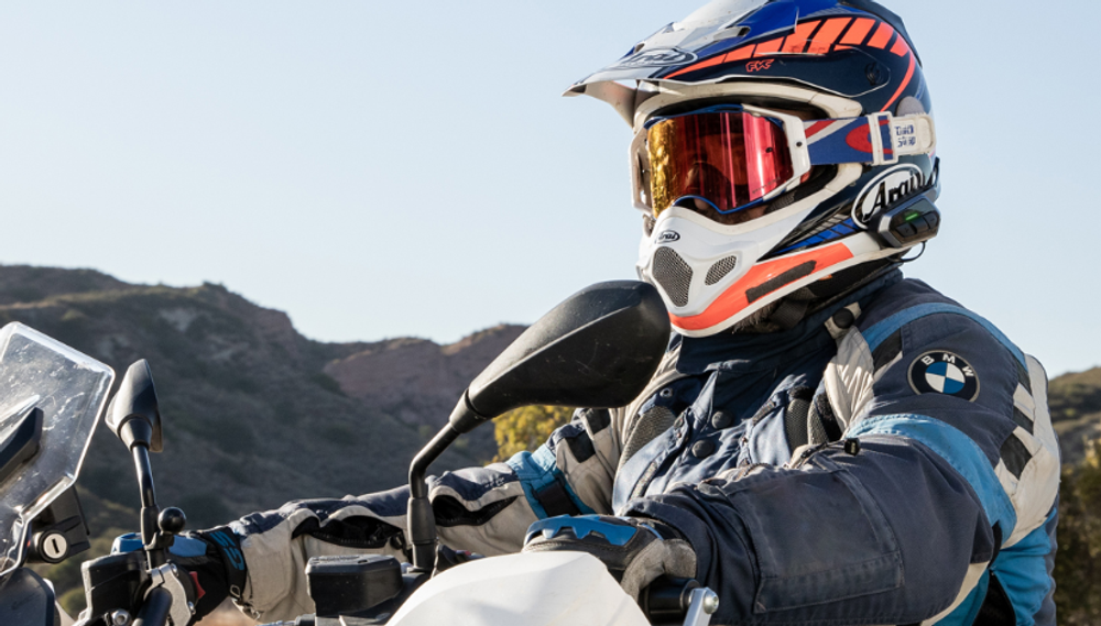 Мотогарнитура Sena 50R с Mesh 2.0 и Bluetooth 5.0 интеркомом