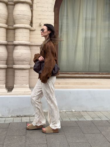 Молочные кружевные брюки на резинке