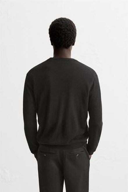 ZARA СВИТЕР ИЗ ЛЕГКОЙ ШЕРСТИ И КАШЕМИРА С V-ОБРАЗНЫМ ВЫРЕЗОМ, ЧЕРНЫЙ