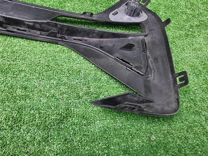 Накладка ПТФ левая BMW X1 F48 (2019-2022)