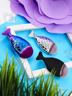 Кисть рыбка большая серебро (106*55)